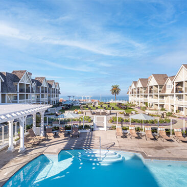 Carlsbad Inn Beach Resort courtyard