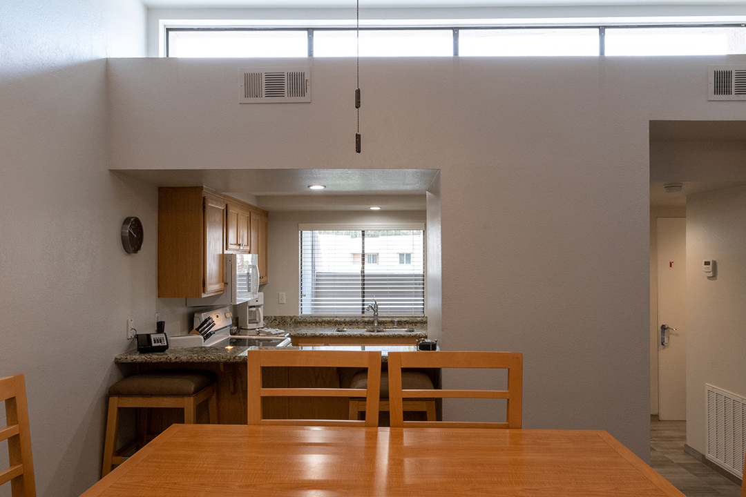 Vista Mirage Resort 2bd dining area 2021 1