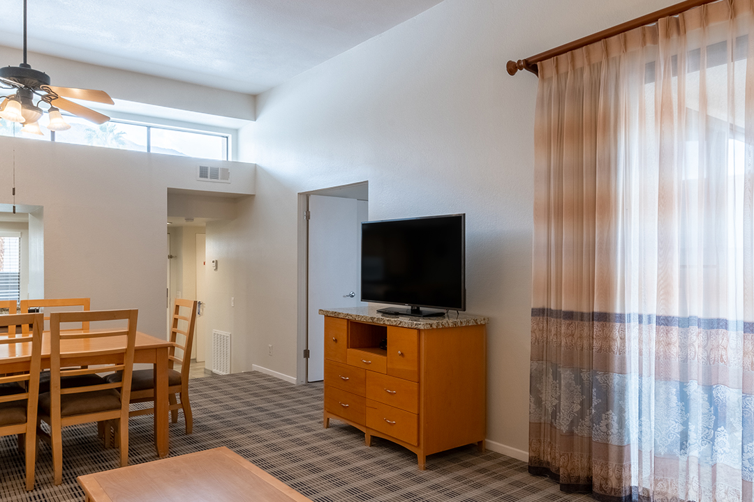 Vista Mirage Resort 2bd living room 2021 1